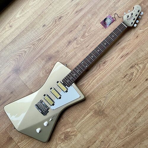 MUSIC-MAN-STERLING-St-Vincent-Goldie-IMG_3925 (1)